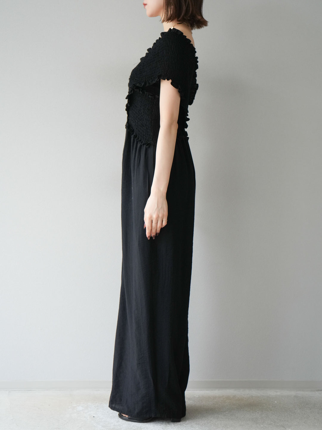 [予約]シャーリングクロスサロペット/ブラック