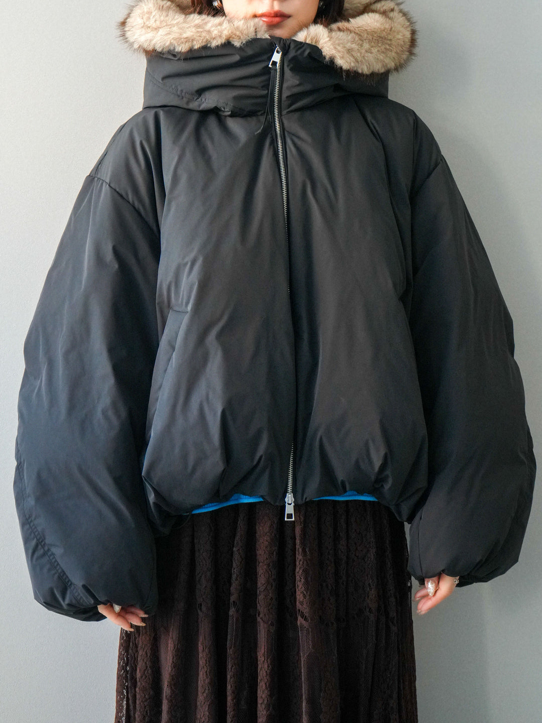 [予約]フードファーショートダウンコート/black