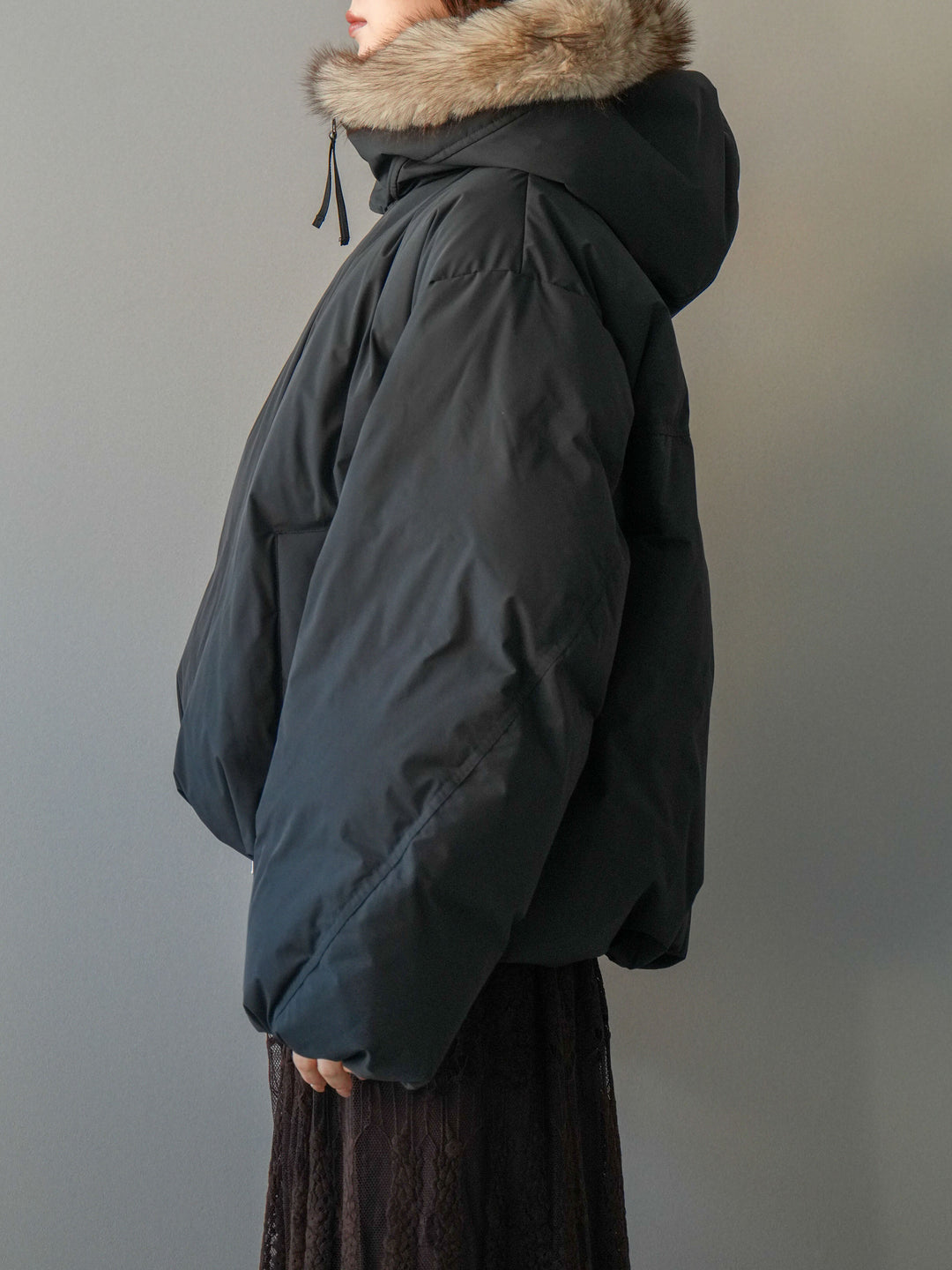 [予約]フードファーショートダウンコート/black