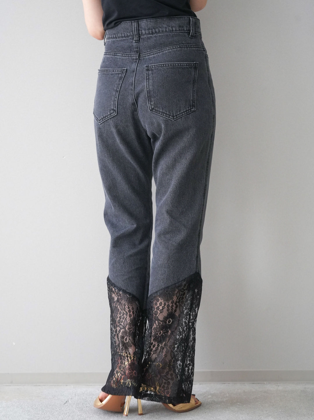 [予約]レース切替フレアデニムパンツ/black