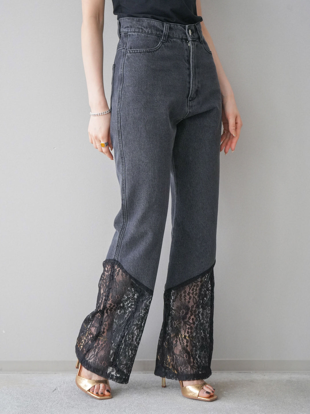 [予約]レース切替フレアデニムパンツ/black