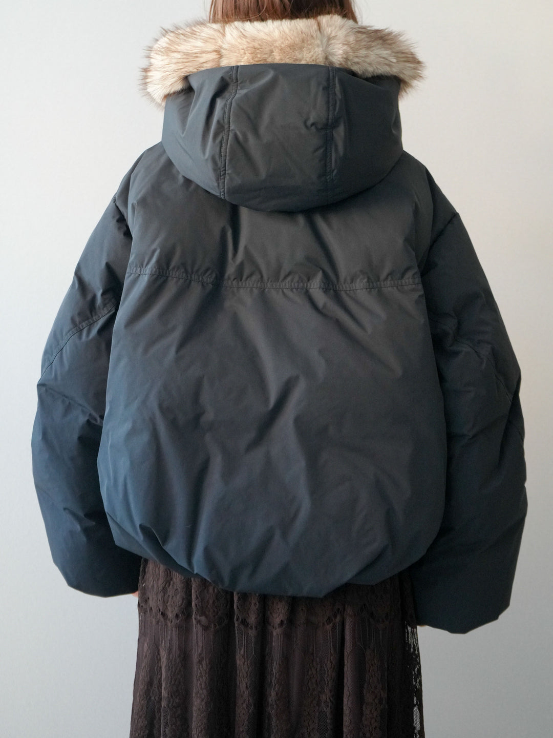 [予約]フードファーショートダウンコート/black