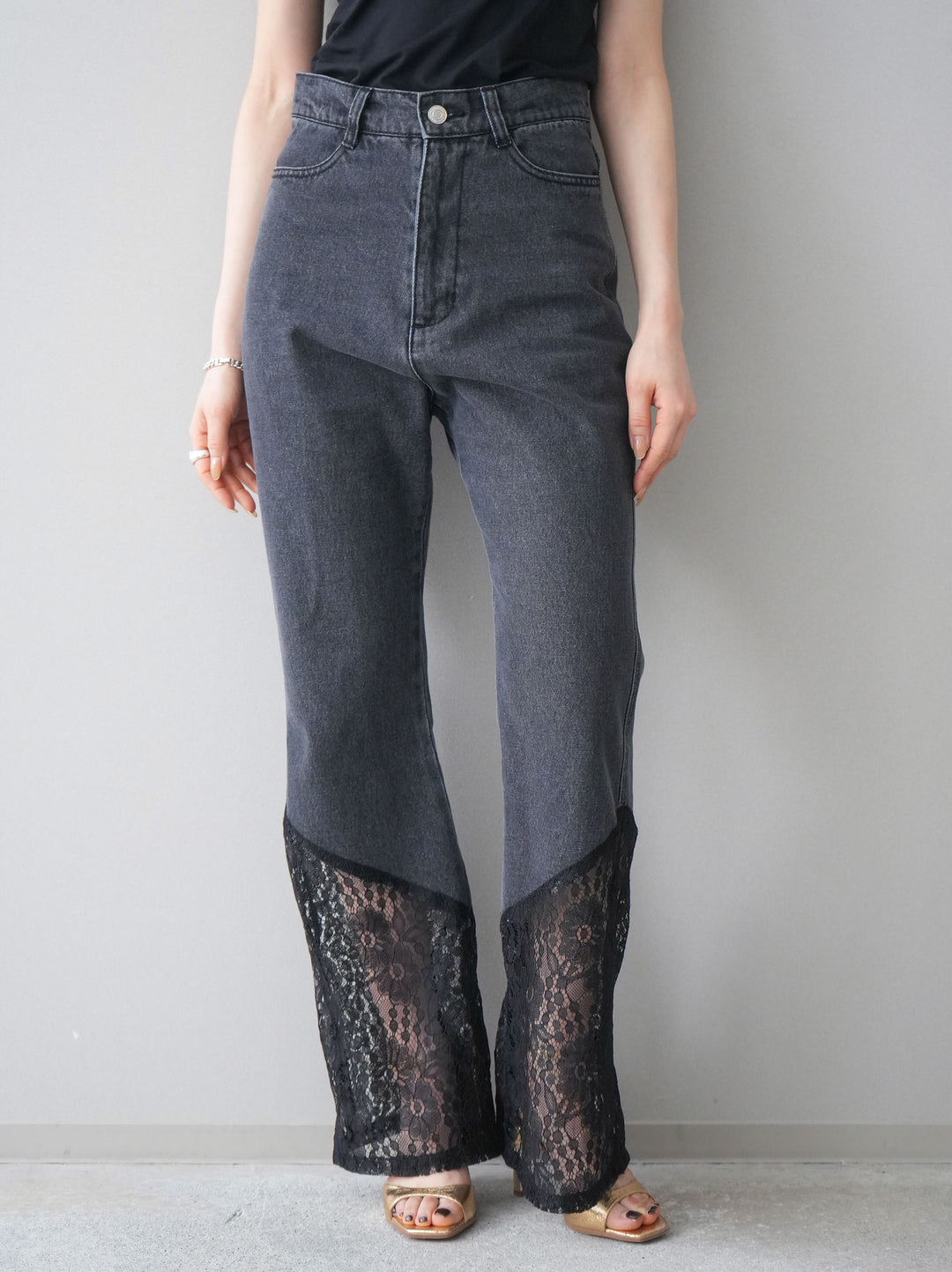 [予約]レース切替フレアデニムパンツ/black