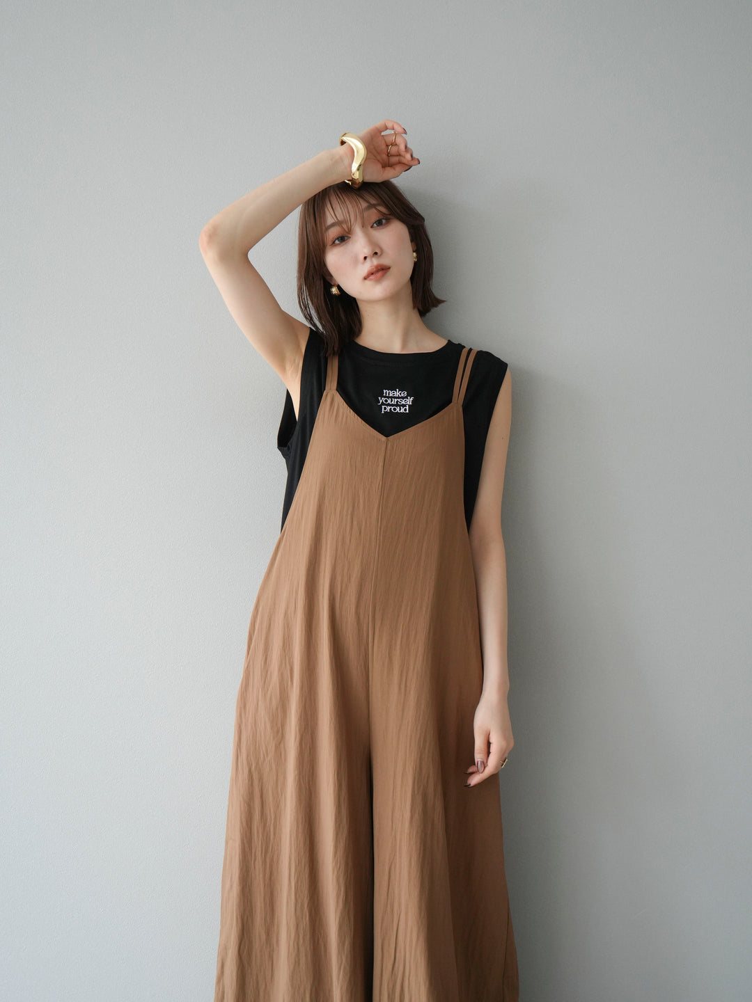 [予約]ロゴ刺繍ノースリートップス/ブラック