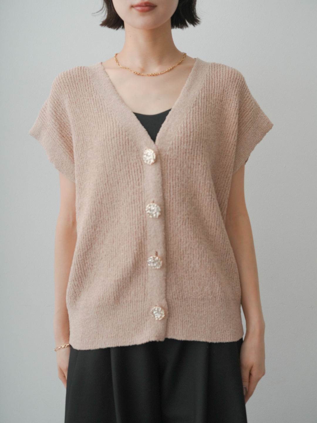 [予約]ゴールドボタンリブニットベスト/beige