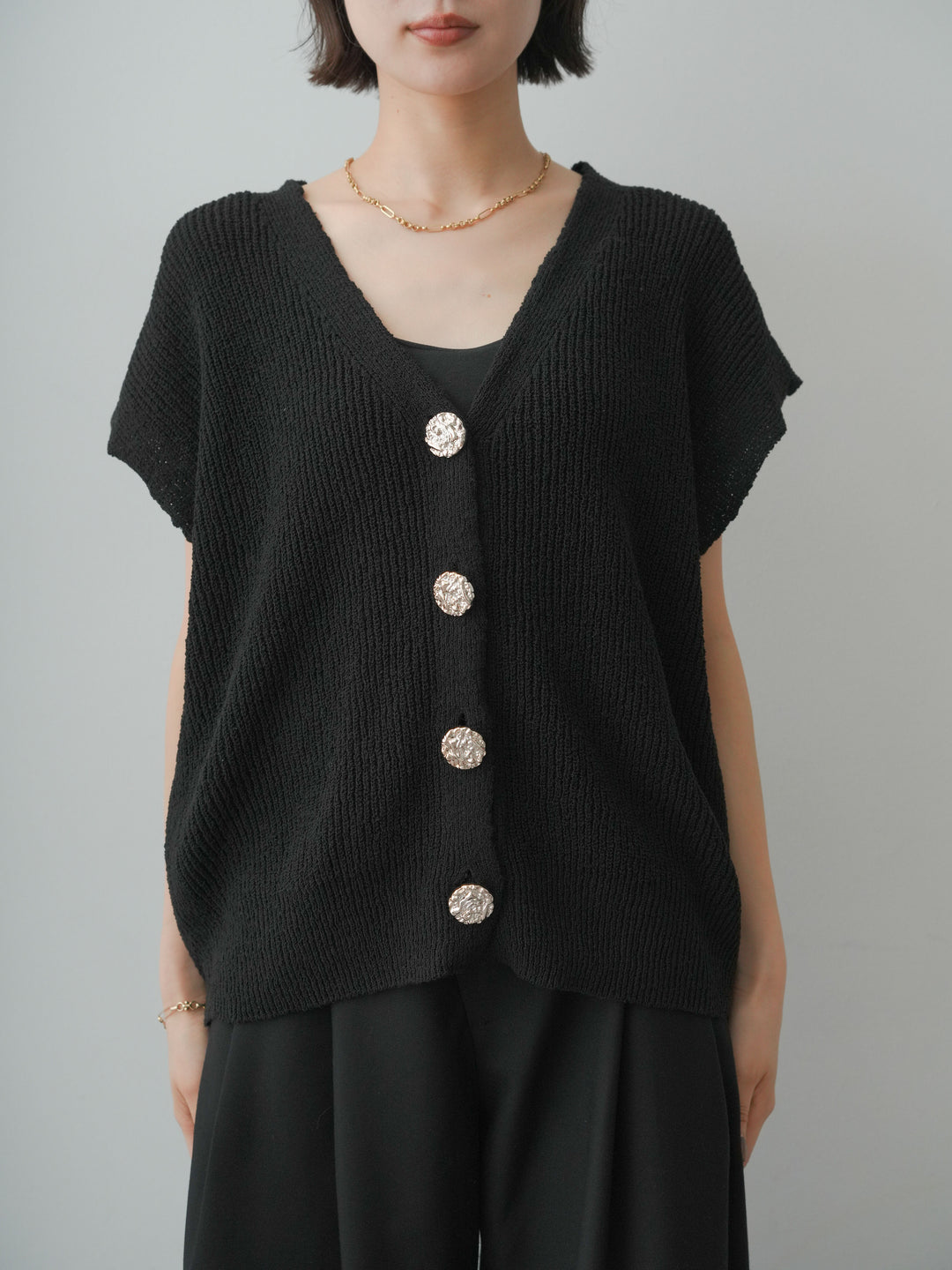 [予約]ゴールドボタンリブニットベスト/black