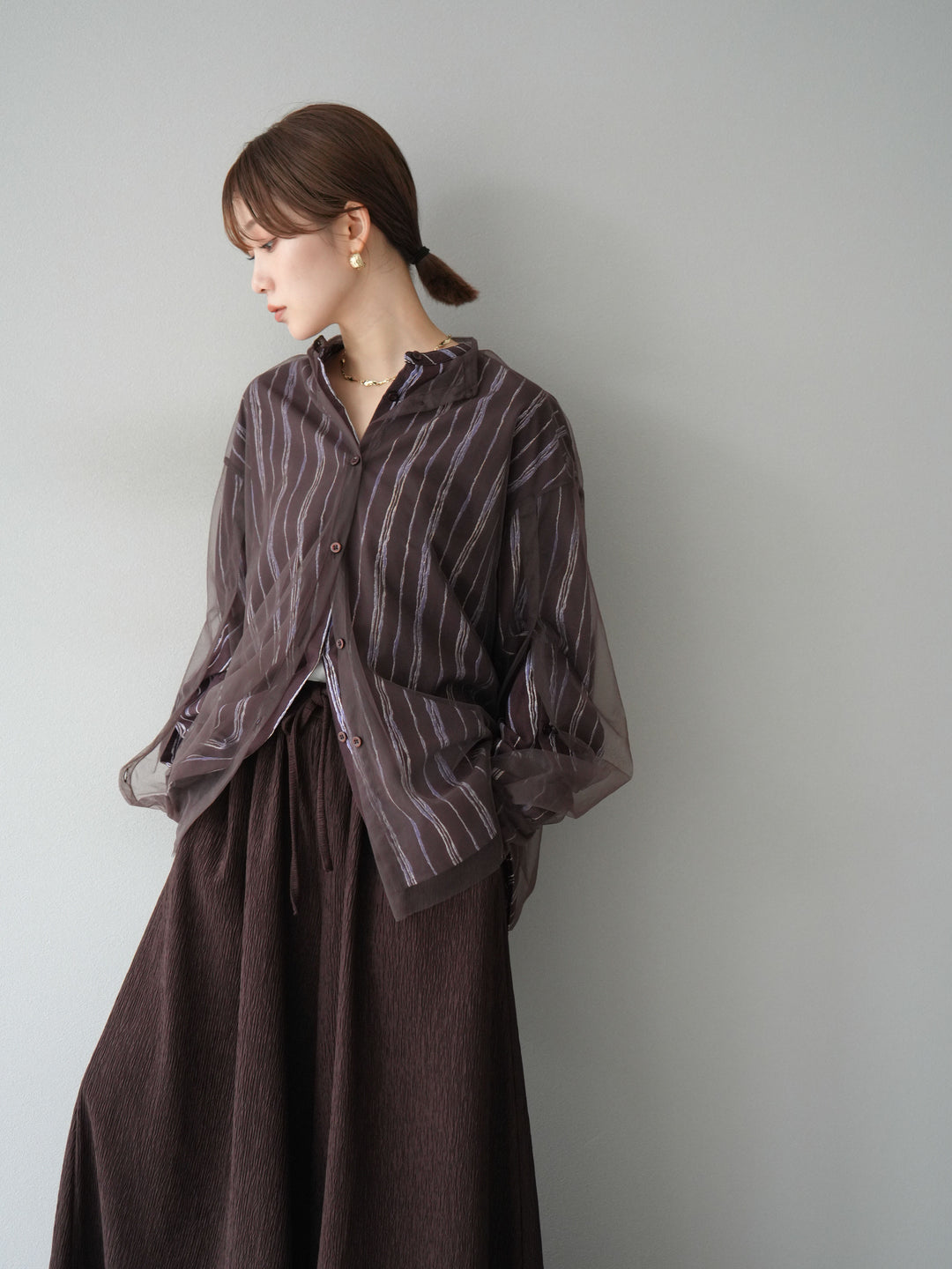 [予約]ペンタッチストライプ2WAYスリーブバンドカラーシャツ/ブラウン