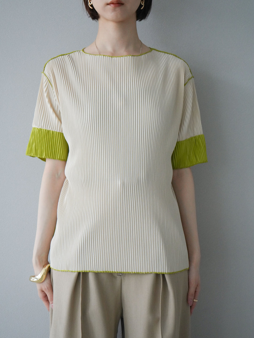 [予約]配色プリーツハーフスリーブトップス/アイボリー