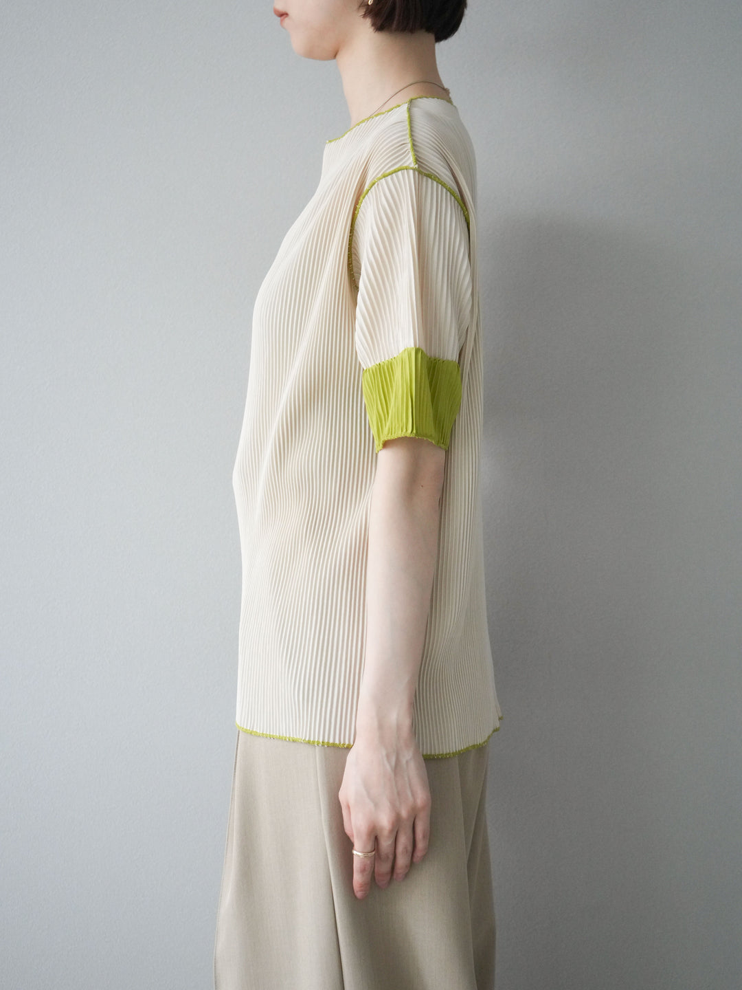 [予約]配色プリーツハーフスリーブトップス/アイボリー