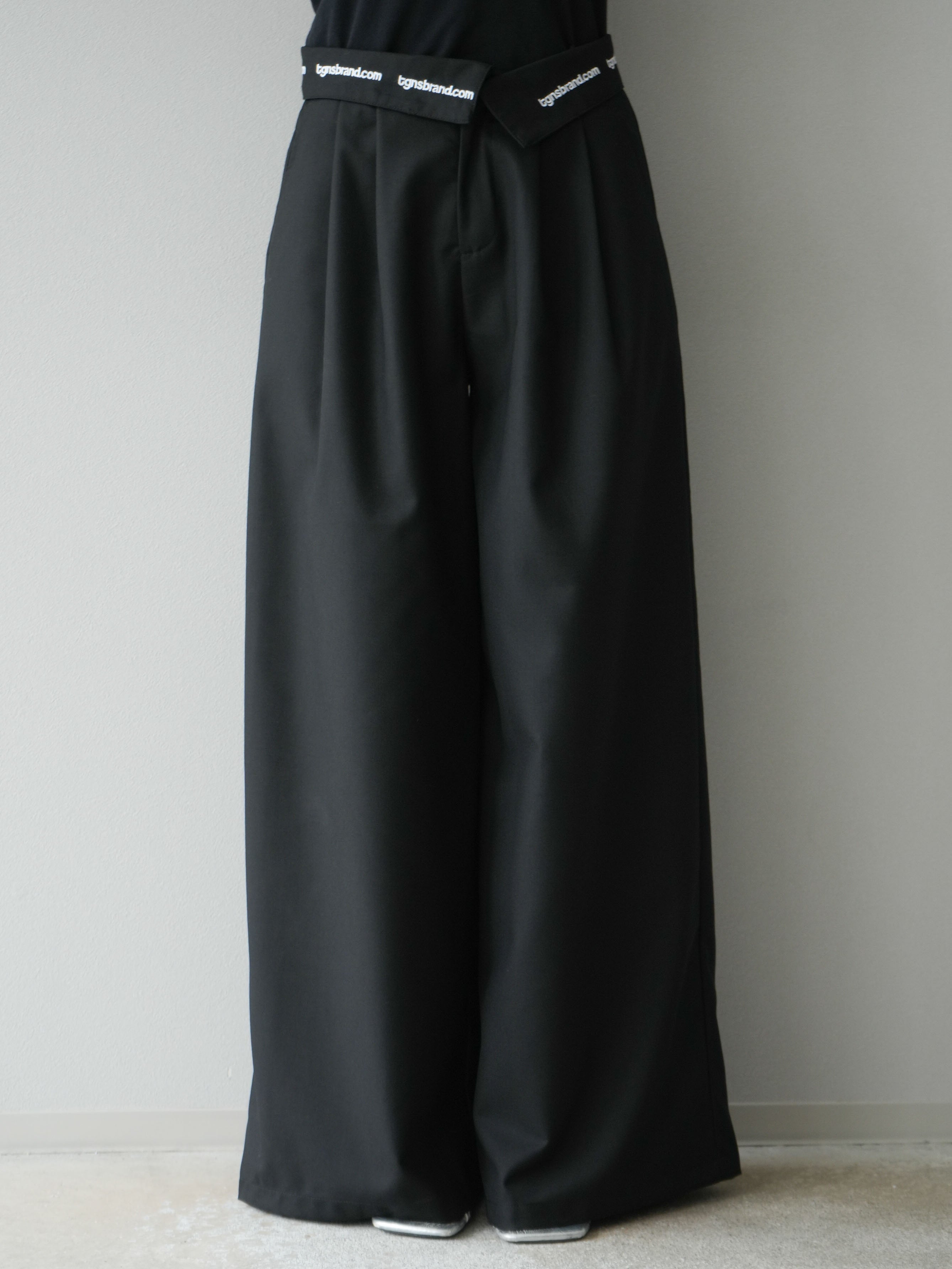 予約]ウエスト折り返しロゴタックワイドパンツ/ブラック – Lumier