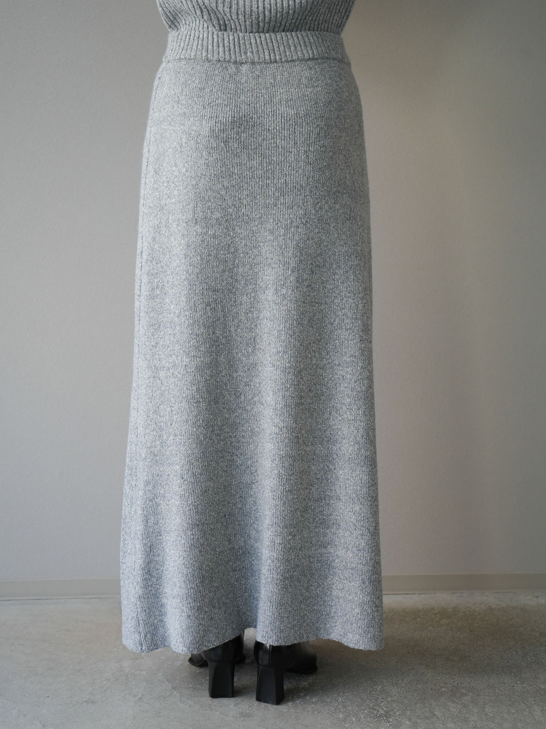 [預訂] 鉤花多向針織半身裙/灰色