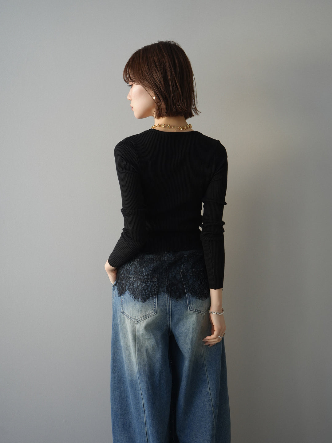 [SET]フロントリボン裾レースリブニットトップス+フロントビジューカーブデニムパンツ(2set)