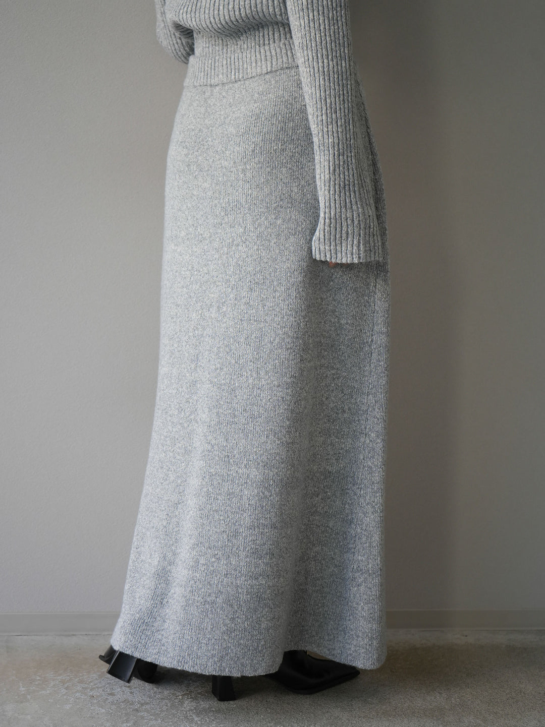 [預訂] 鉤花多向針織半身裙/灰色