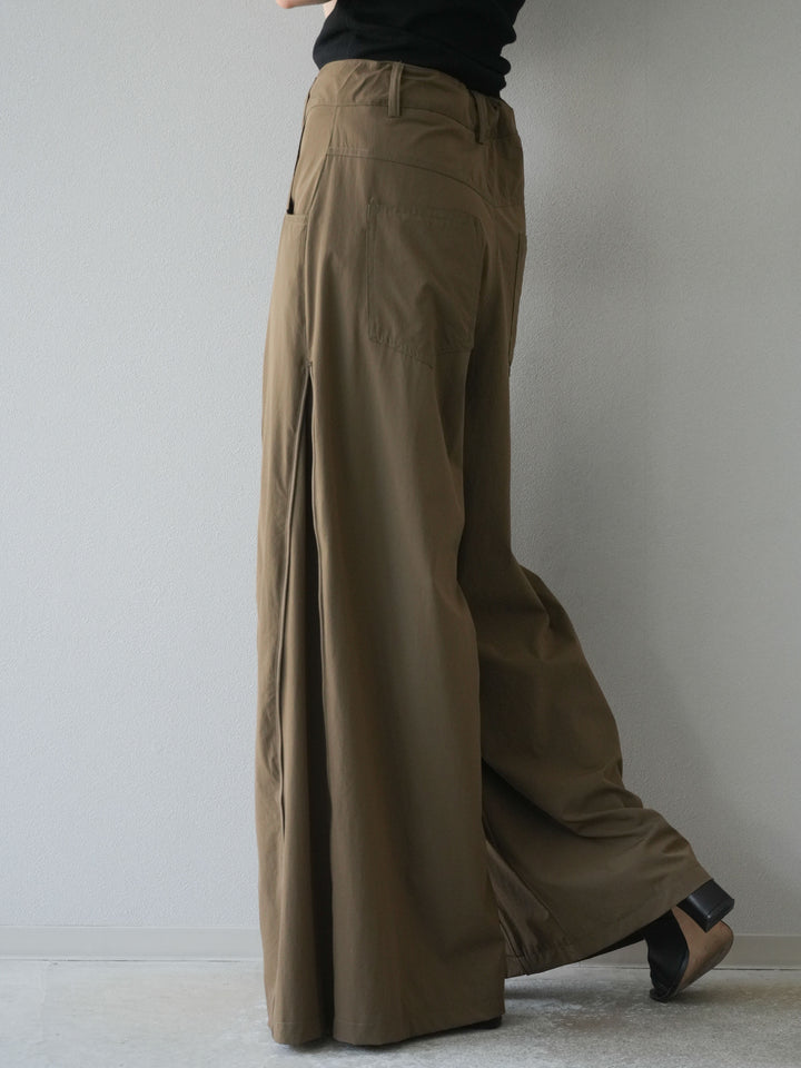【預購】褶邊尼龍寬褲/卡其色