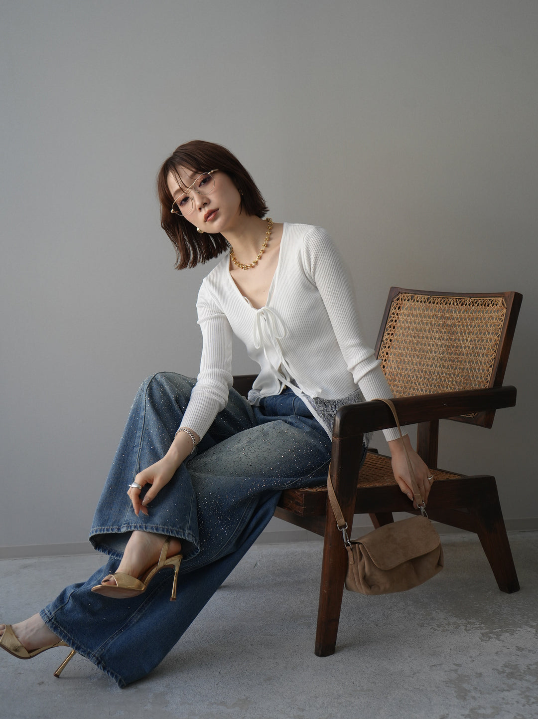 [SET]フロントリボン裾レースリブニットトップス+フロントビジューカーブデニムパンツ(2set)