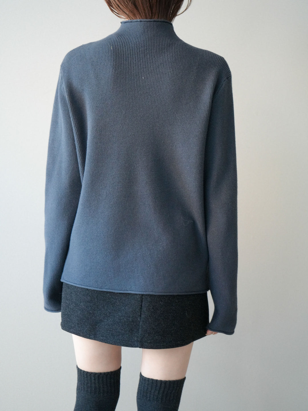 [予約]ボトルネック裾カールリブニットトップス/charcoal