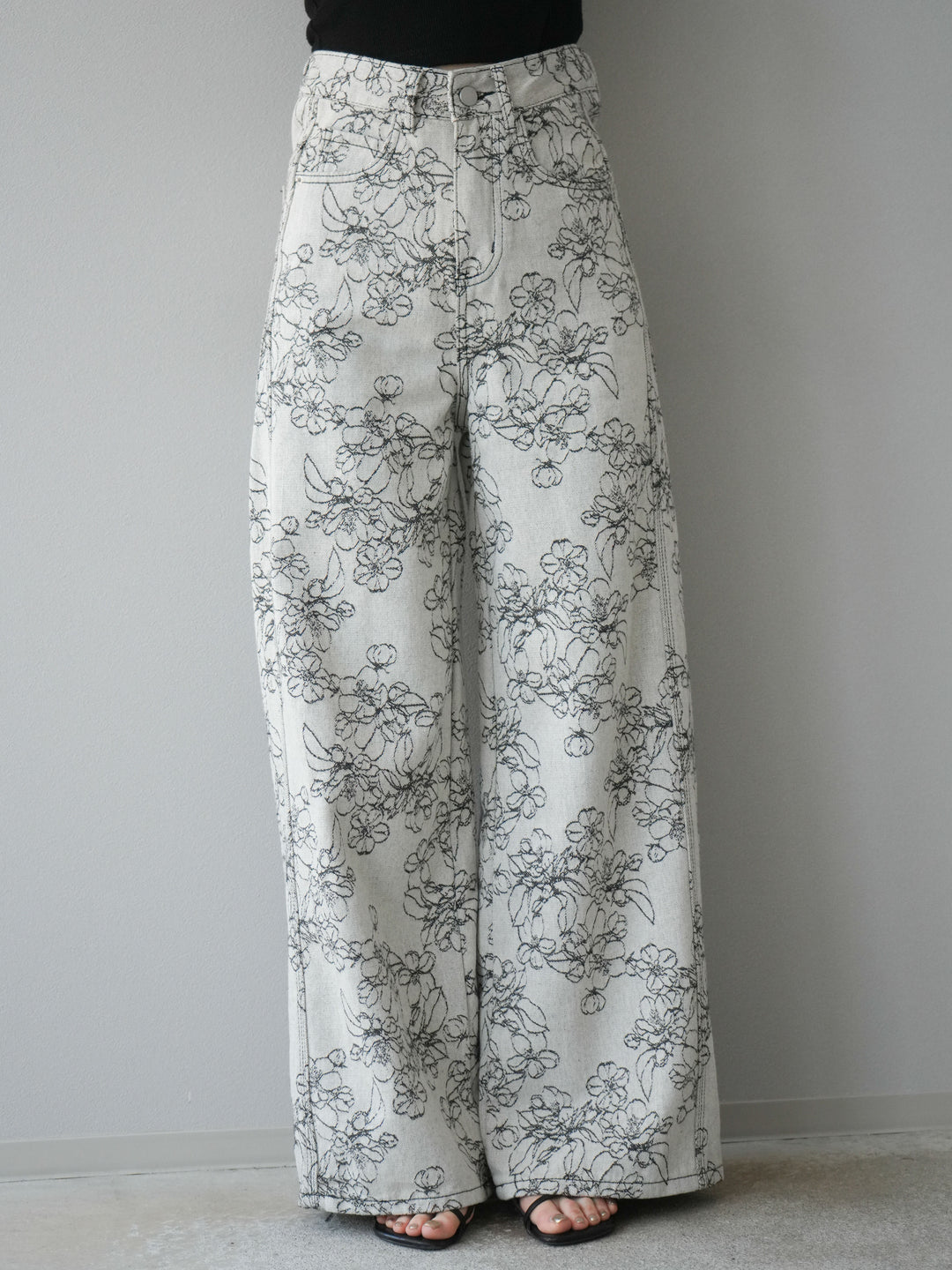 【預購】花朵提花牛仔寬褲/黑