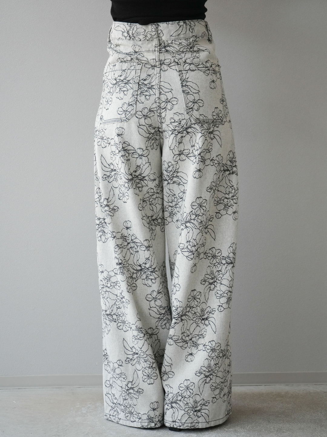 【預購】花朵提花牛仔寬褲/黑