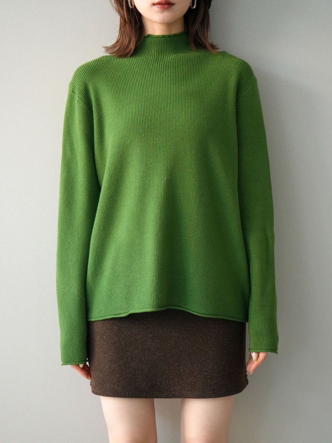 [予約]ボトルネック裾カールリブニットトップス/green