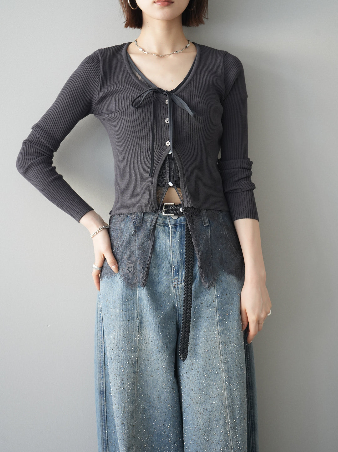 [予約]フロントリボン裾レースリブニットトップス/charcoal