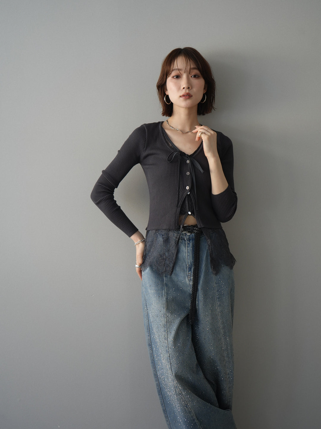 [予約]フロントリボン裾レースリブニットトップス/charcoal