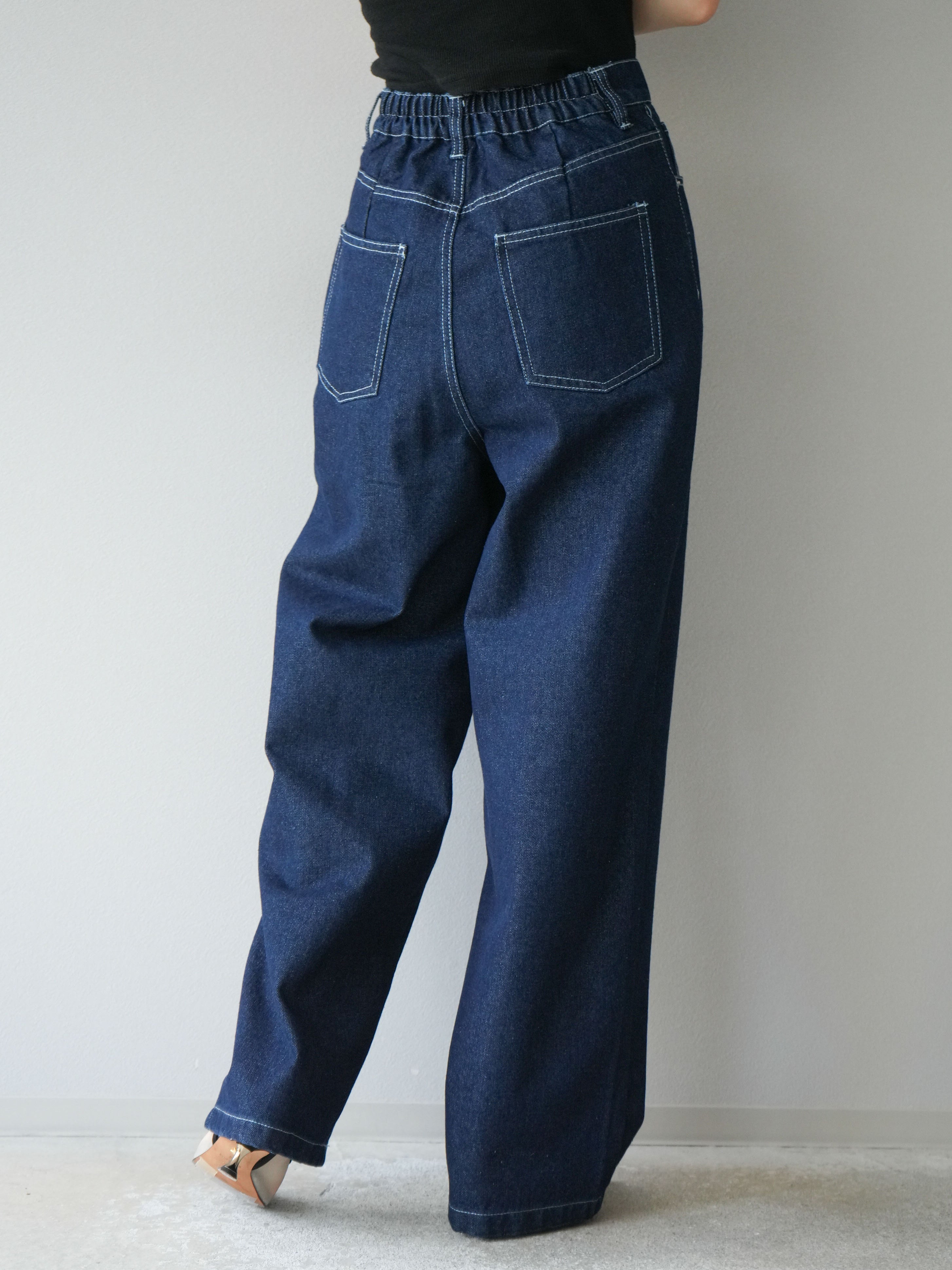予約]センターシームラップデザインストレートデニム/インディゴ