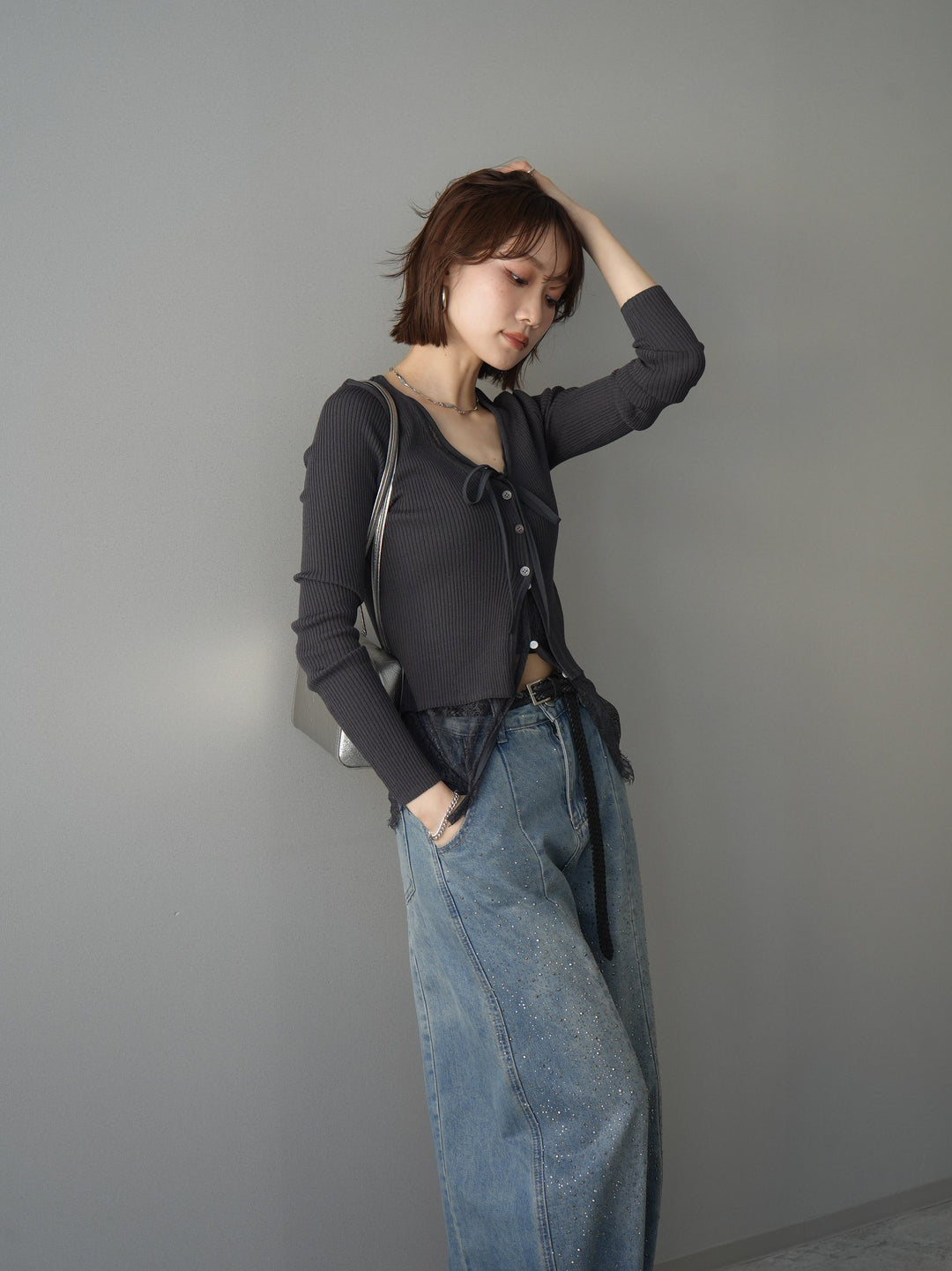 [予約]フロントリボン裾レースリブニットトップス/charcoal