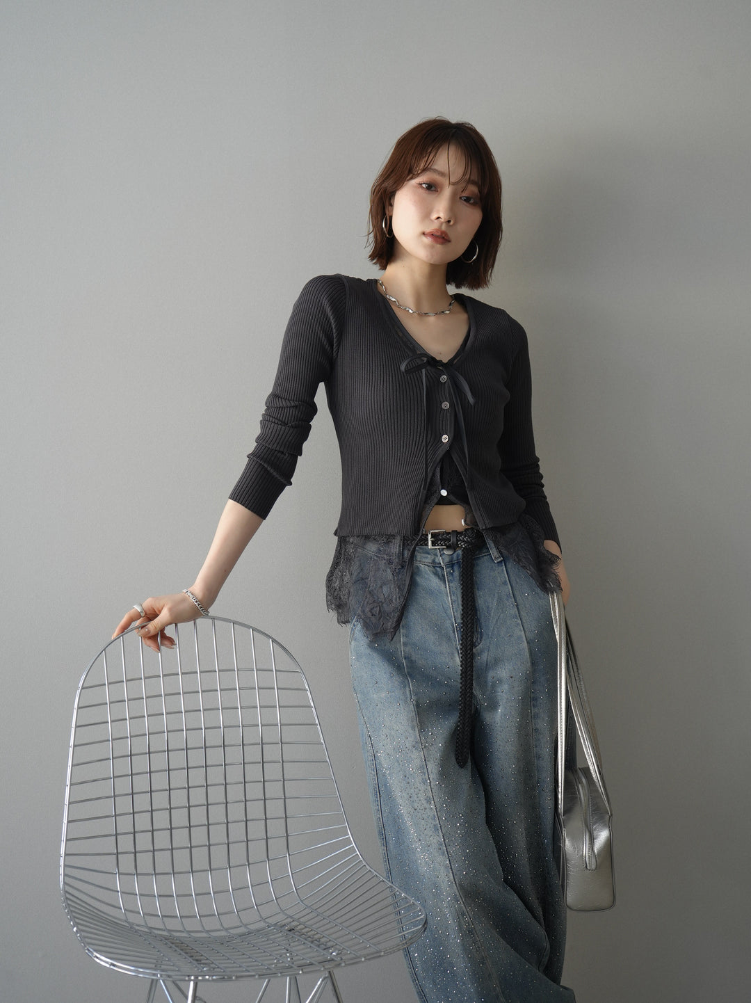 [SET]フロントリボン裾レースリブニットトップス+フロントビジューカーブデニムパンツ(2set)