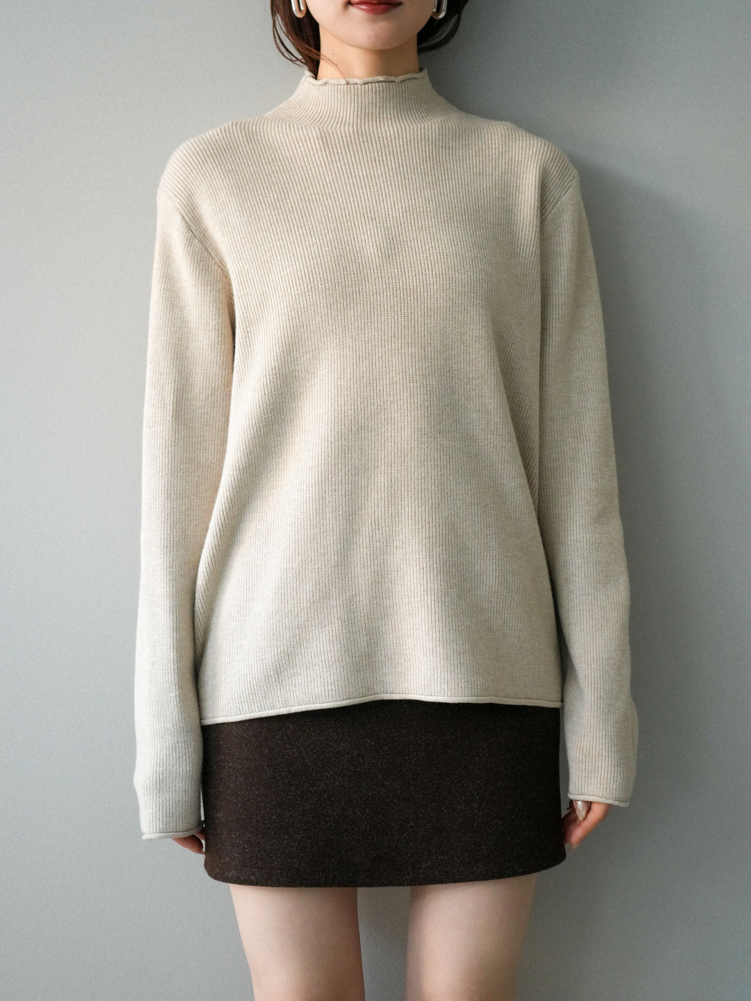 [予約]ボトルネック裾カールリブニットトップス/ivory