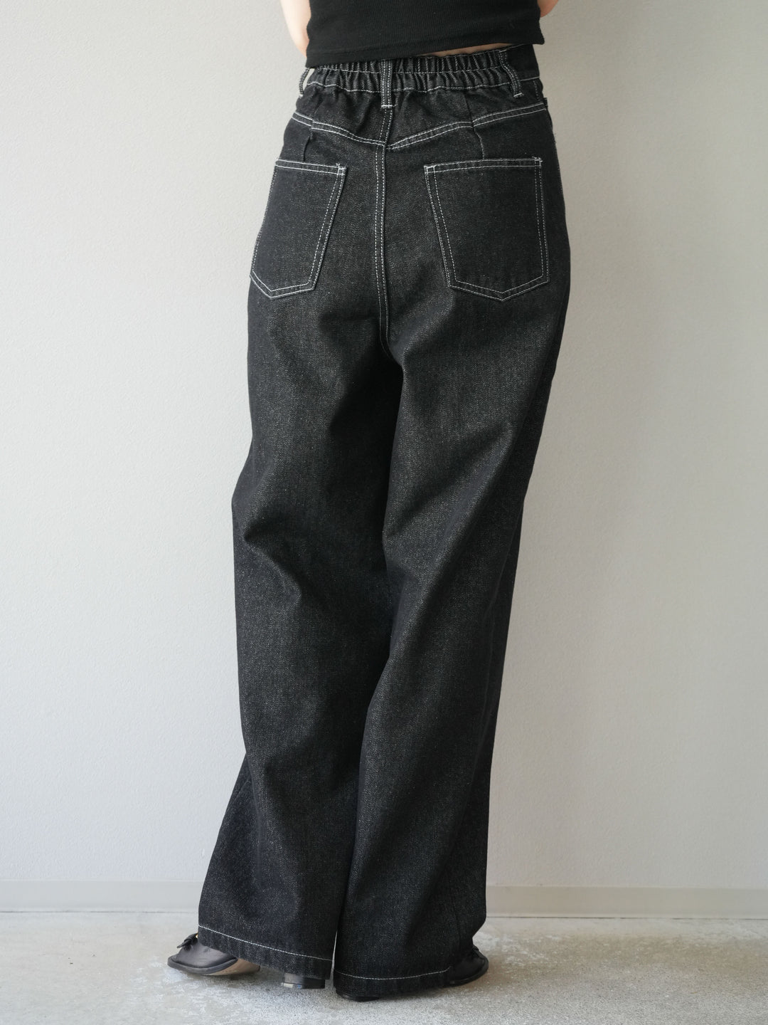 [予約]センターシームラップデザインストレートデニム/ブラック