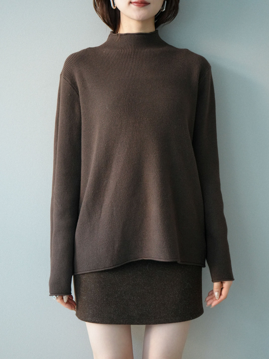 [予約]ボトルネック裾カールリブニットトップス/brown