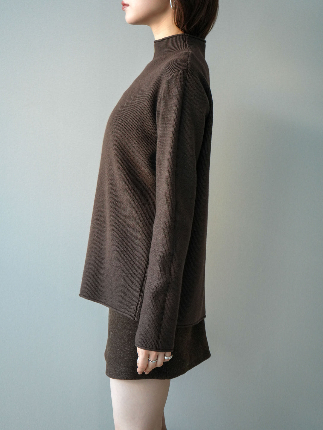 [予約]ボトルネック裾カールリブニットトップス/brown