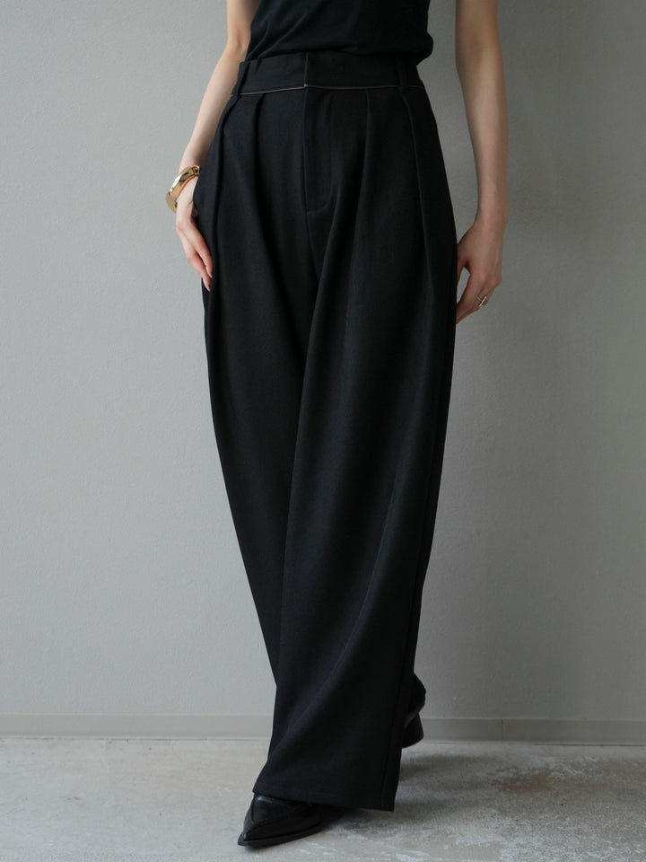 [予約]レザーパイピングタックワイドパンツ/ブラック