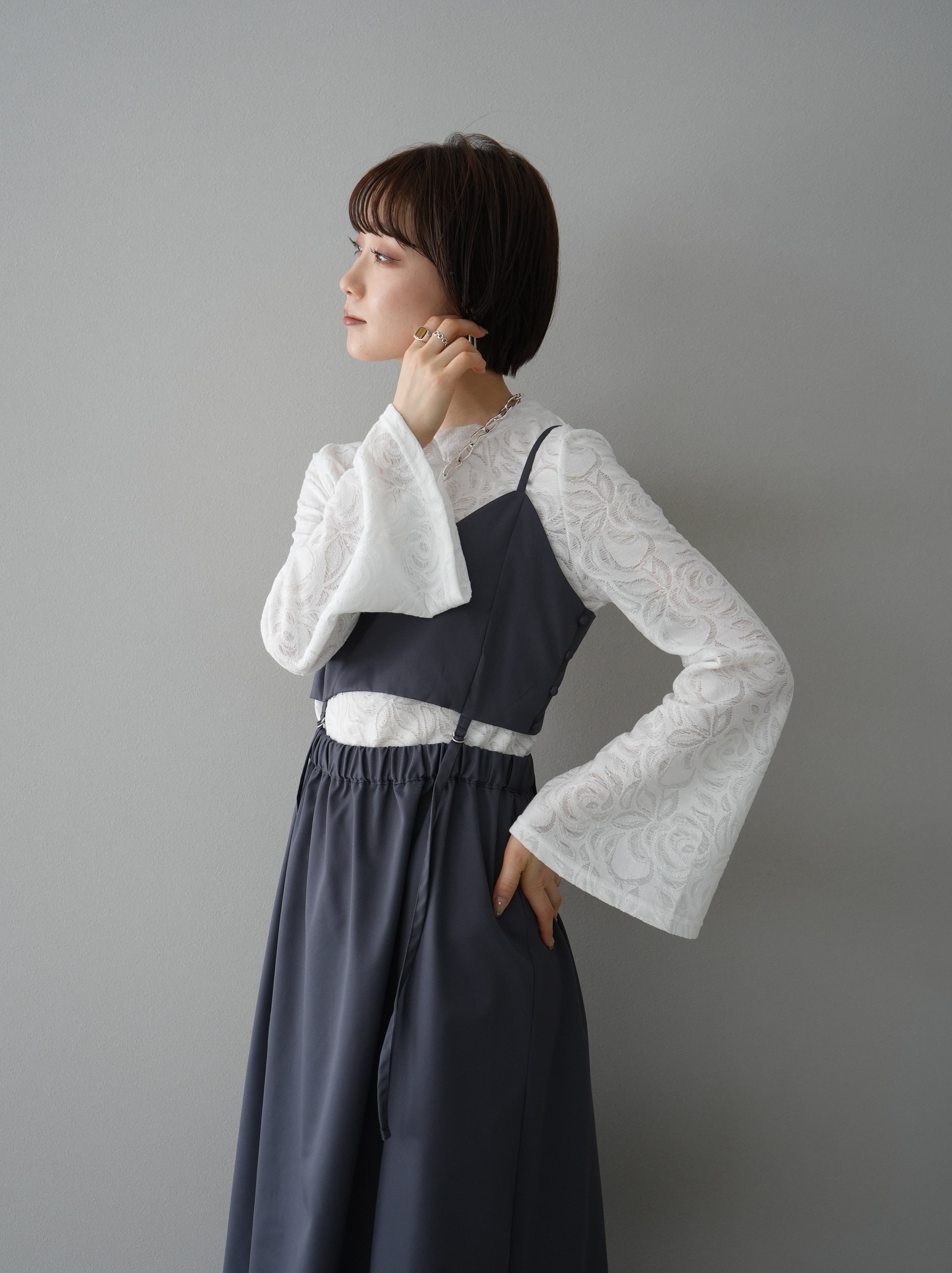 予約]ビスチェキャミフレアワンピース/チャコール – Lumier