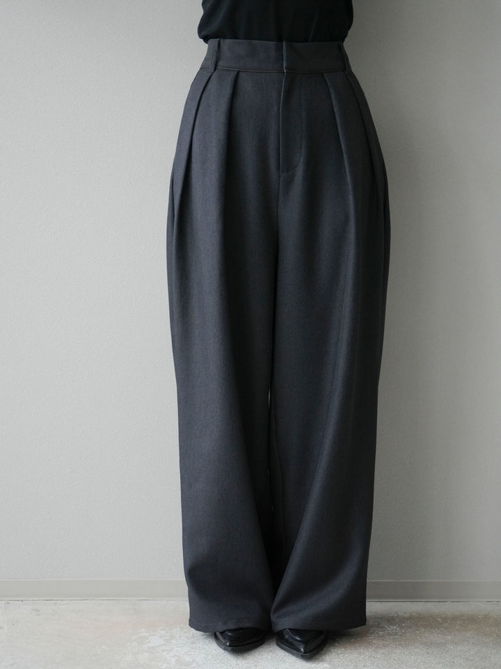 [予約]レザーパイピングタックワイドパンツ/グレー