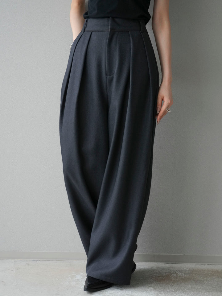 [予約]レザーパイピングタックワイドパンツ/グレー