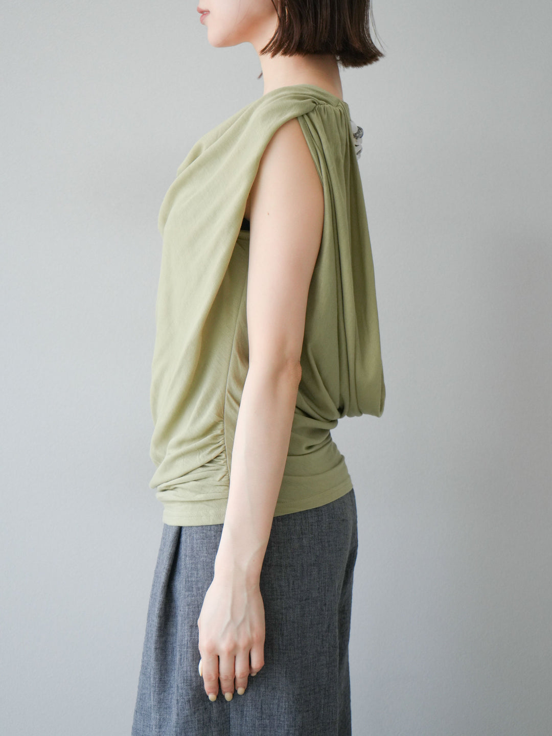 【預購】串珠鏈垂墜上衣/卡其色