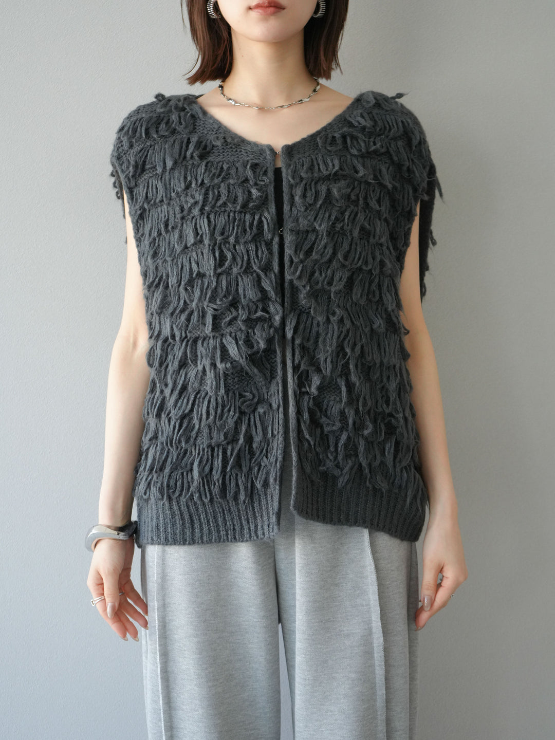 [予約]ループデザインベスト/チャコール