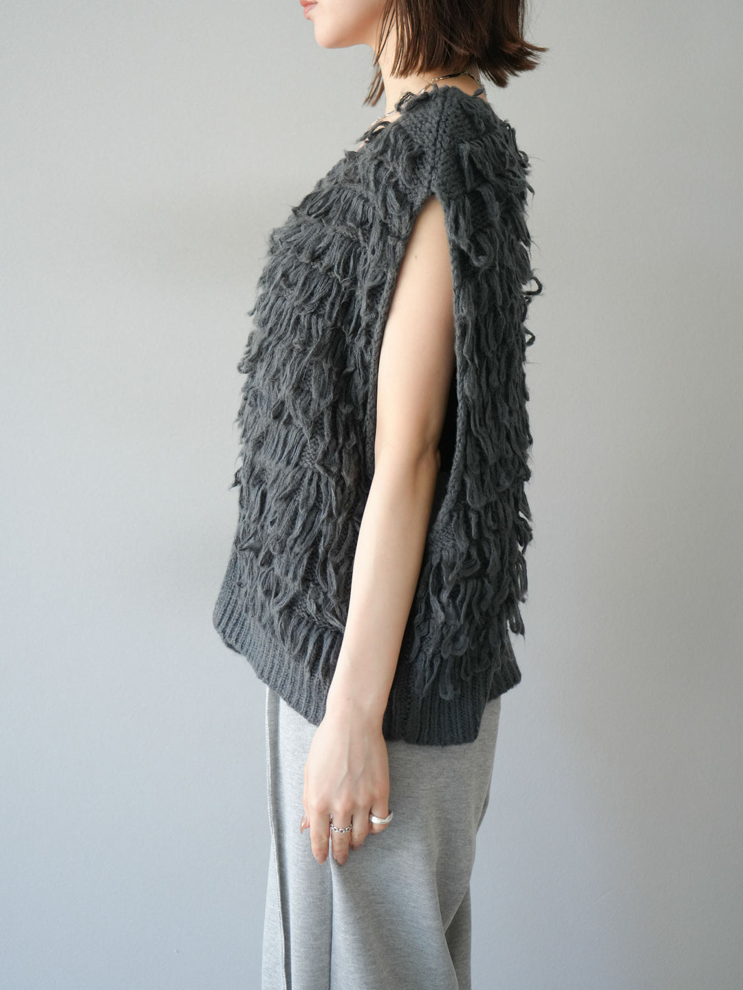 [予約]ループデザインベスト/チャコール