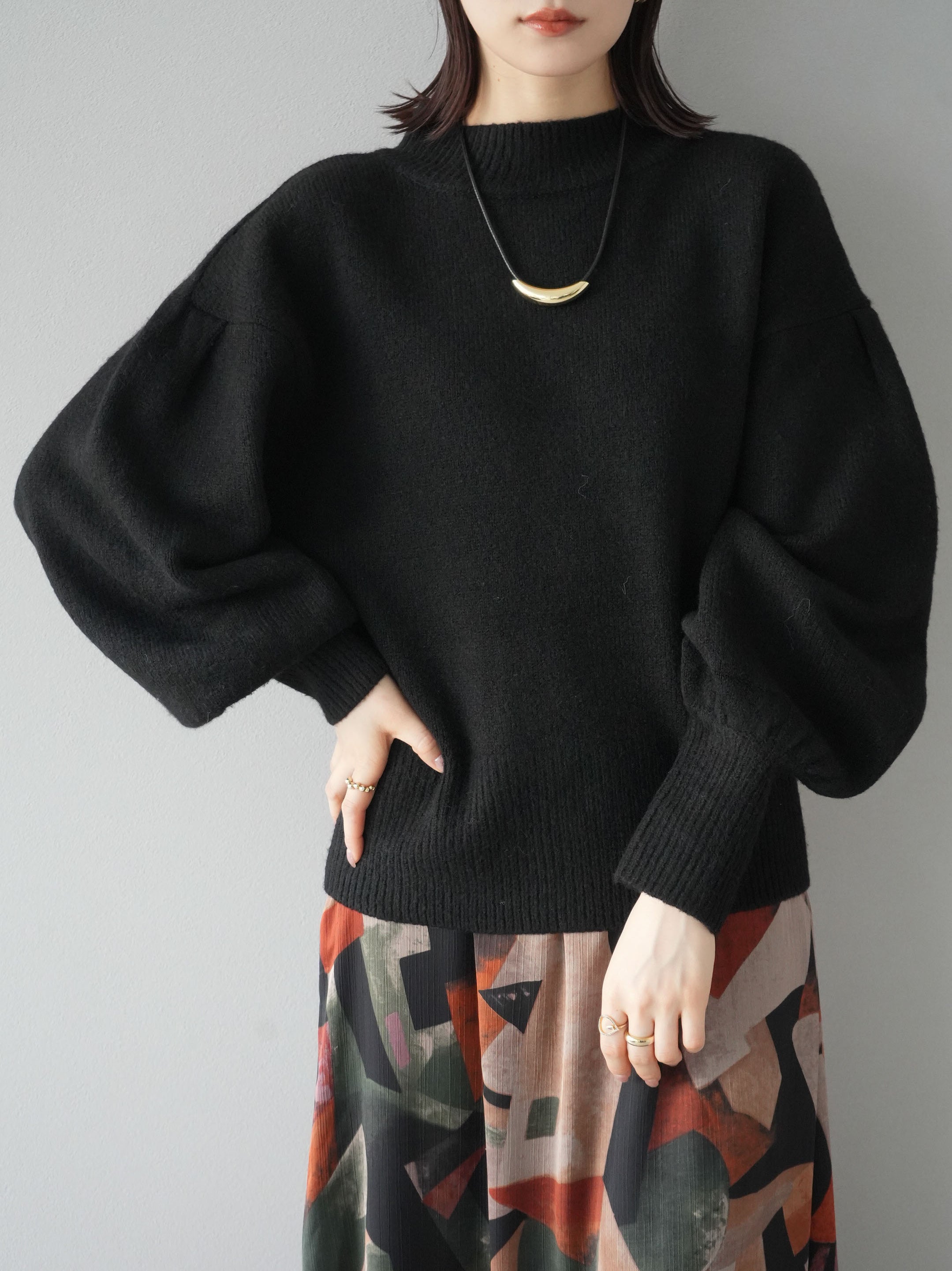 予約]ボリュームスリーブプチネックニットプルオーバー/ブラック – Lumier