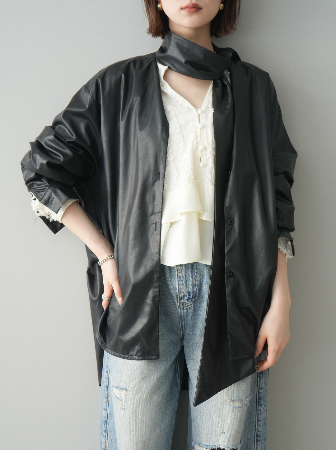 [SET]フェイクレザーボウタイブラウス+ダメージデニムセミワイドパンツ(2set)