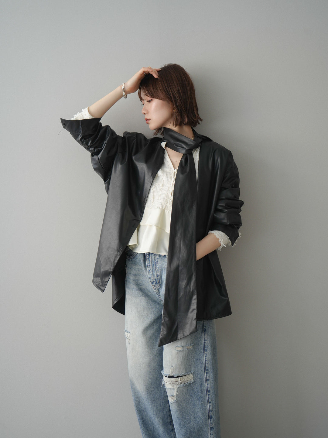 [SET]フェイクレザーボウタイブラウス+ダメージデニムセミワイドパンツ(2set)