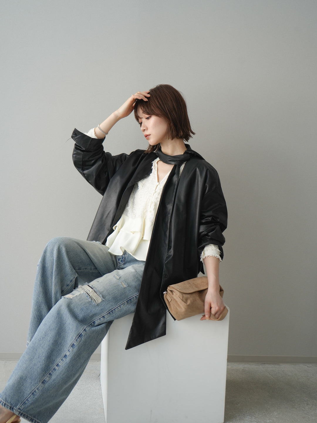 [SET]フェイクレザーボウタイブラウス+ダメージデニムセミワイドパンツ(2set)