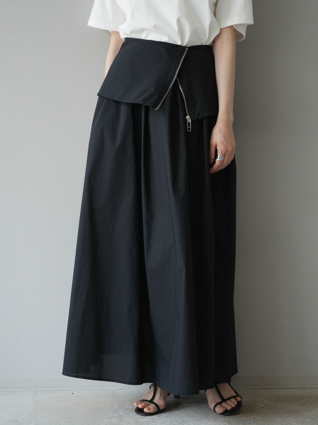 [予約]レイヤードジップデザインブロードフレアスカート/ブラック