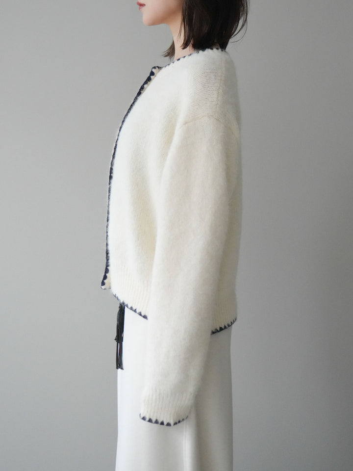 [予約]三角ステッチニットカーディガン/white