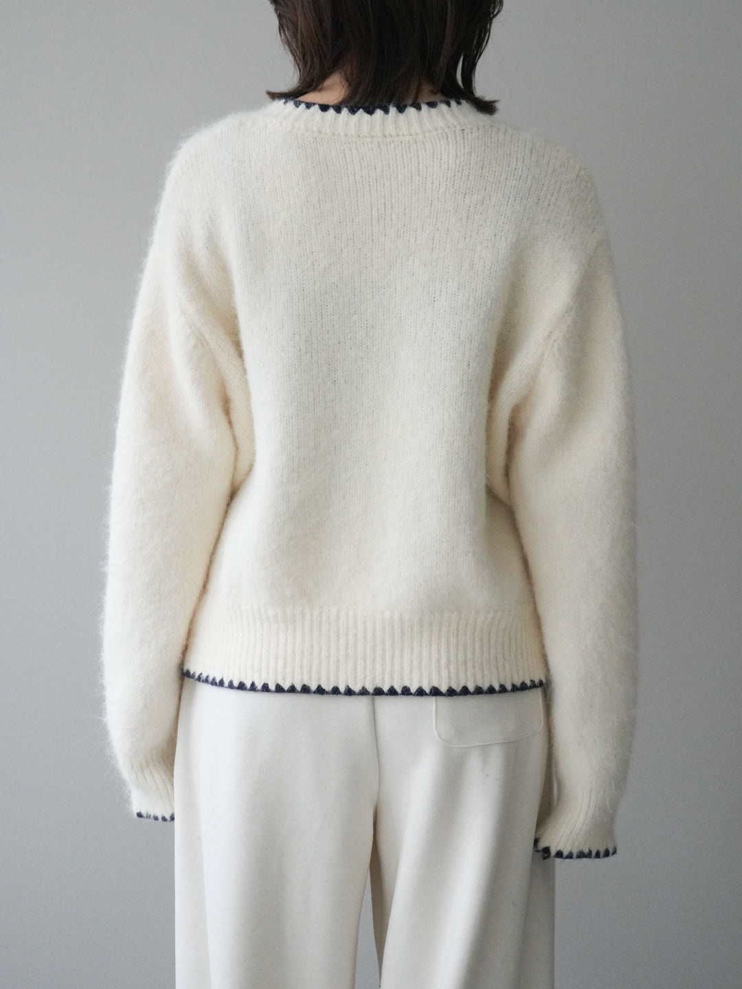 [予約]三角ステッチニットカーディガン/white