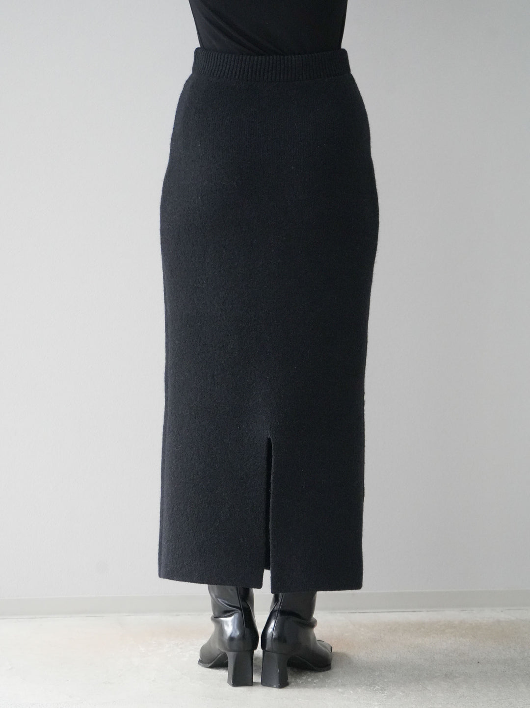 [予約]コード刺繍Iラインニットスカート/ブラック