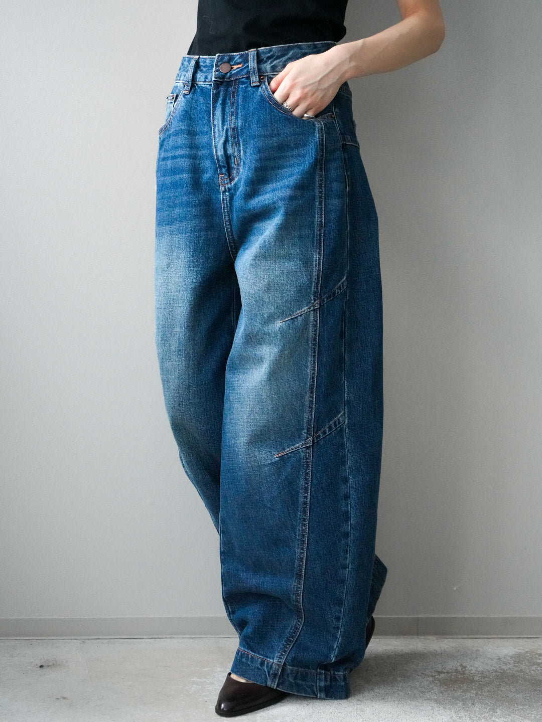 [予約]デザインステッチカーブデニムパンツ/navy