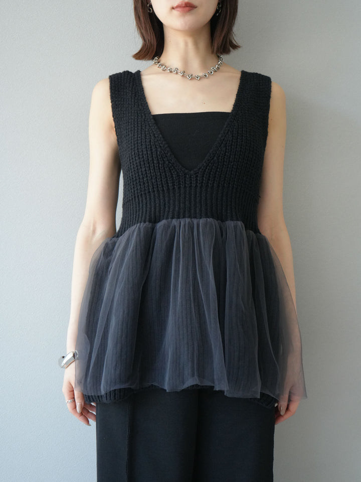 [予約]チュールレイヤードペプラムニットベスト/ブラック