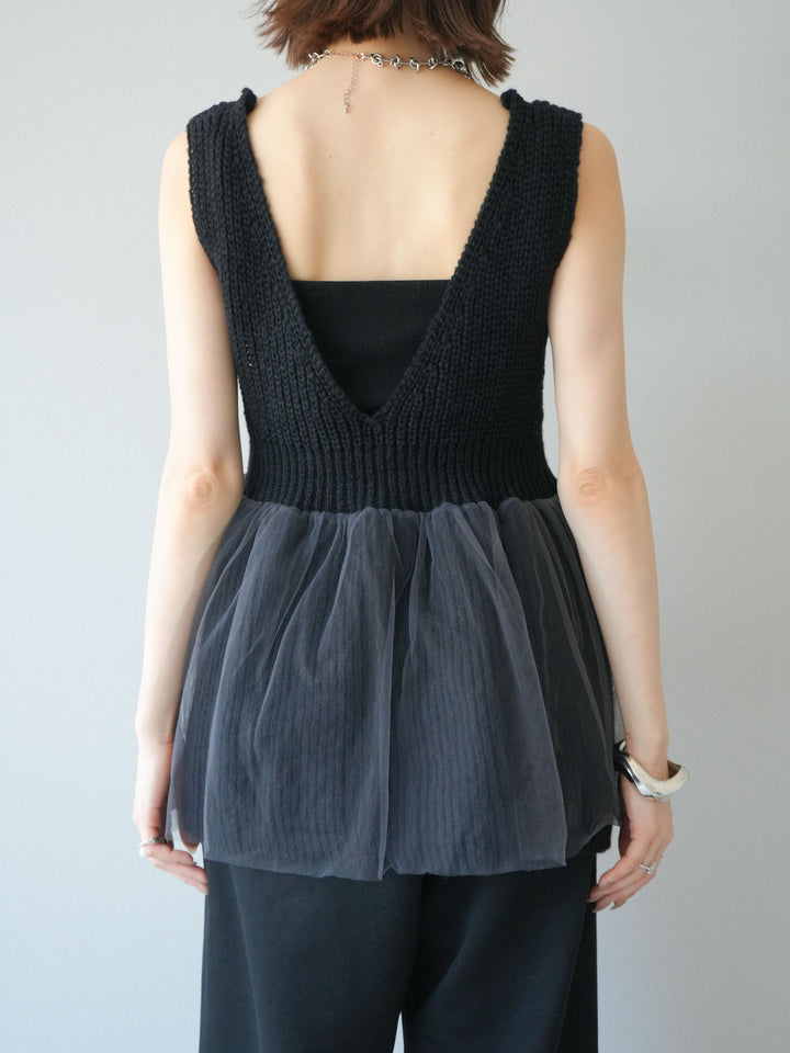 [予約]チュールレイヤードペプラムニットベスト/ブラック